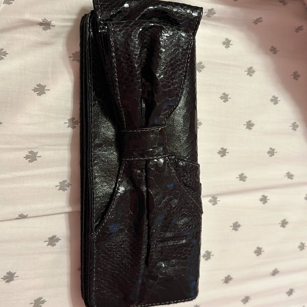 Bow clutch